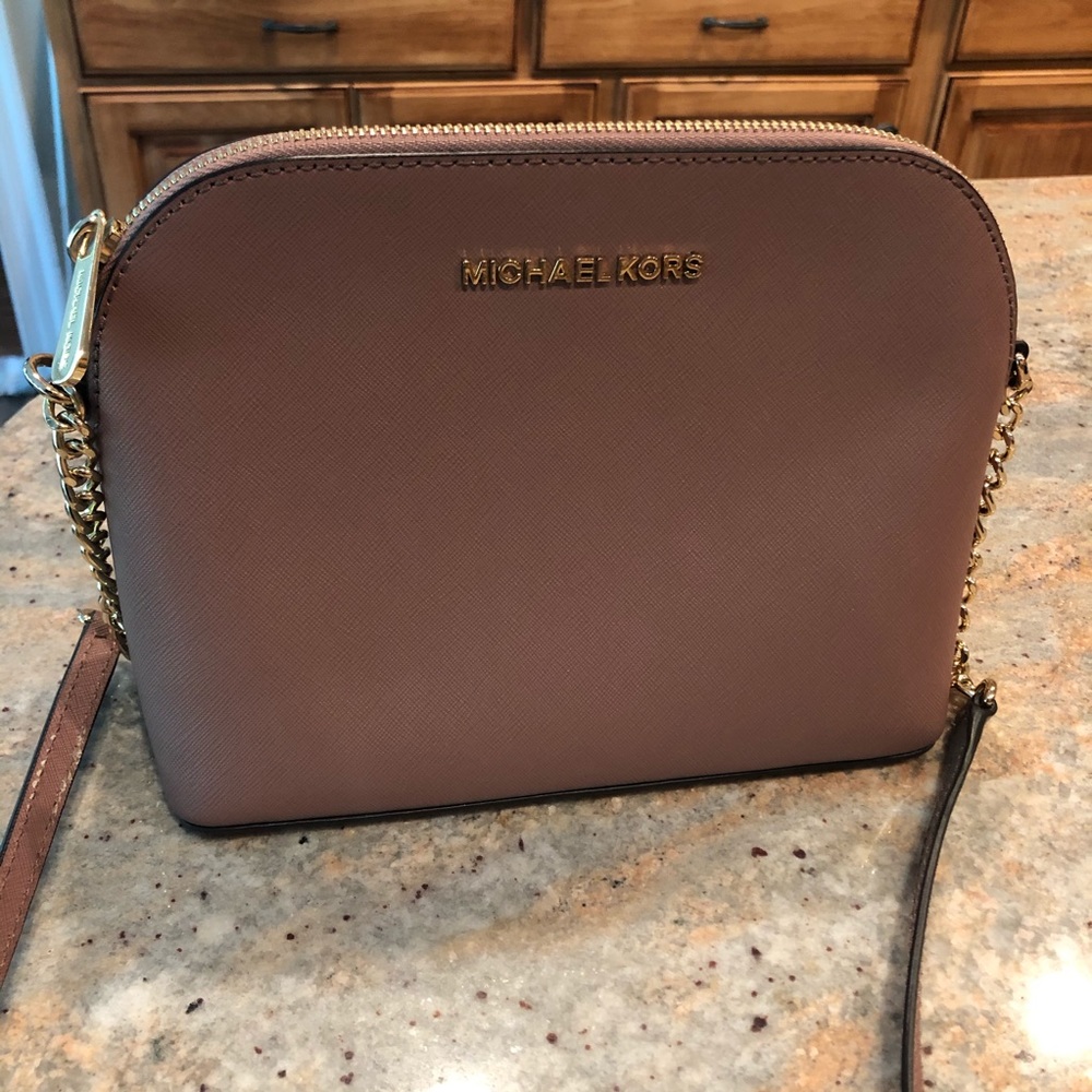 MICHAEL KORS CINDY DOME CROSSBODY BAG